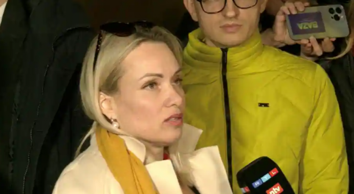 Marina Ovsyannikova, jurnalis Rusia yang diciduk polisi setelah mengkritik Vladimir Putin /reuters