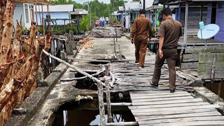 Penampakan Jembatan Sakaratul Maut Inhil, Riau/Detik.com