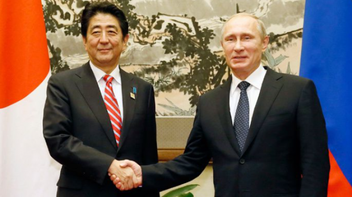 Mantan PM Jepang, Shinzo Abe (kiri) dan Presiden Rusia, Vladimir Putin (kanan) /net