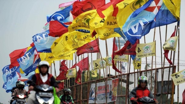 Bendera partai politik Indonesia. Sumber: Internet