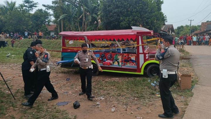 Potret Kecelakan Odong-odong dengan Kereta Api di Kabupaten Serang/detikcom