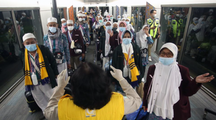 Kepulangan jemaah haji Indonesia gelombang kedua dari Madinah dimulai 30 Juli 2022 /suara.com