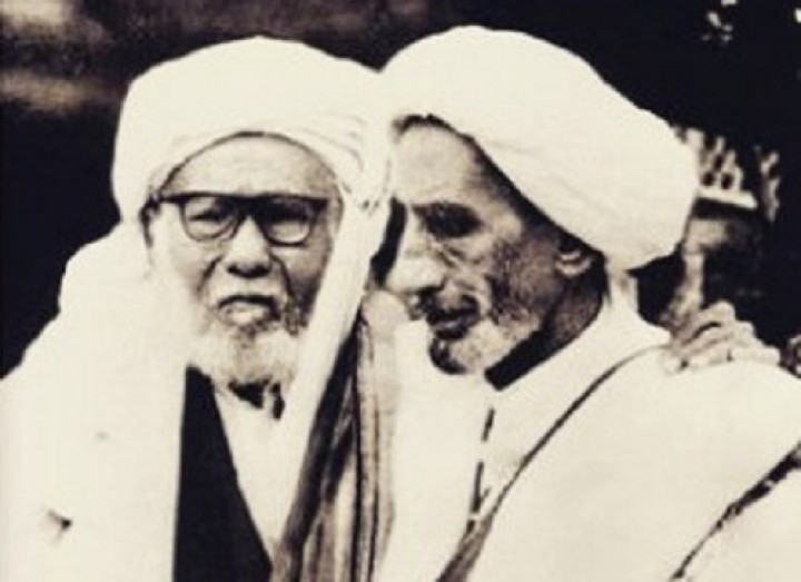 Habib Ali bin Abdurrahman Alhabsyi (kanan). Sumber: Internet