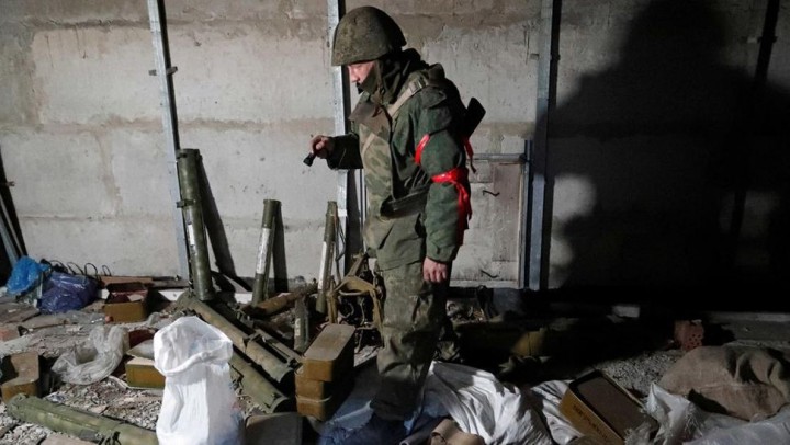 Militer Rusia sita gudang senjata Ukraina. Sumber: CNN Indonesia