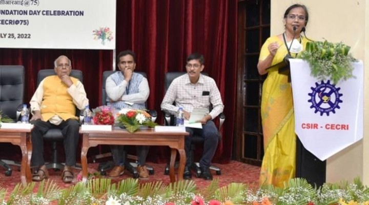 Berasal dari Kota Kecil, Wanita Ini Menjelma Menjadi Wanita Pertama yang Memimpin Badan Ilmiah Top India