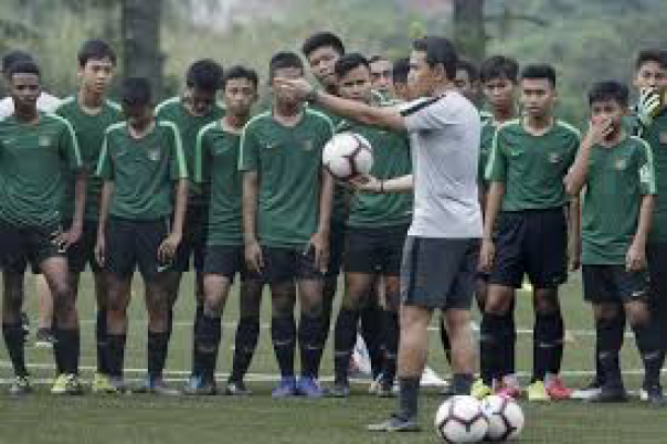 Potret Bima Sakti dan Timnas Indonesia U-16 Saat Latihan/bola.net