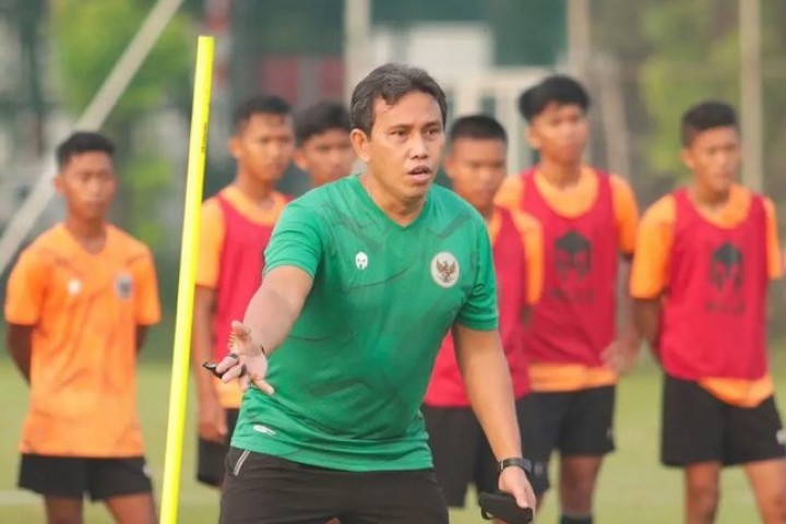 Pelatih Timnas Indonesia U-16 Bima Sakti. Sumber: Bola.net