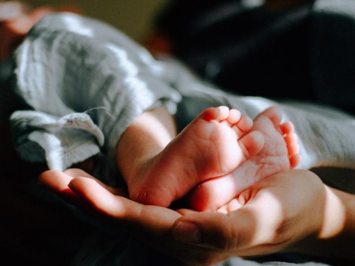 Setelah 54 Tahun Menikah, Pasangan Lansia di Alwar Sambut Anak Pertama Mereka Melalui IVF