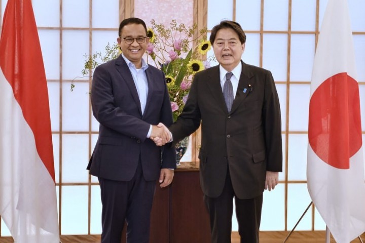 Gubernur DKI Jakarta, Anies Baswedan dan Menteri Luar Negeri Jepang Yoshimasha Hayashi. Sumber: Instagram