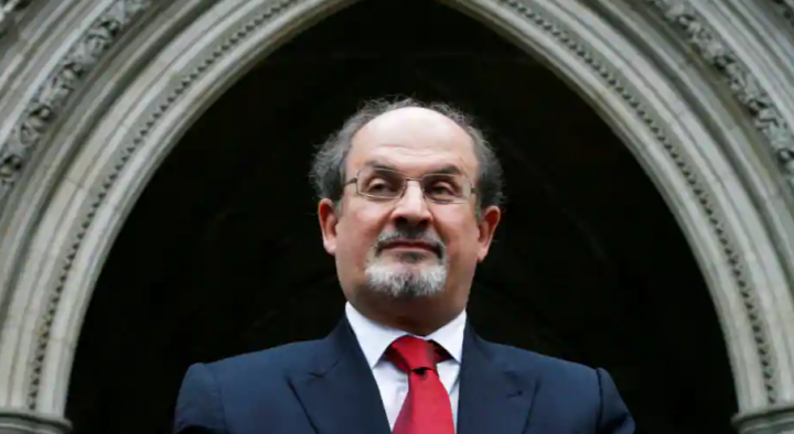 Kondisi terkini Salman Rushdie, bantuan ventilator dilepas dan penulis dapat berbicara /Reuters 