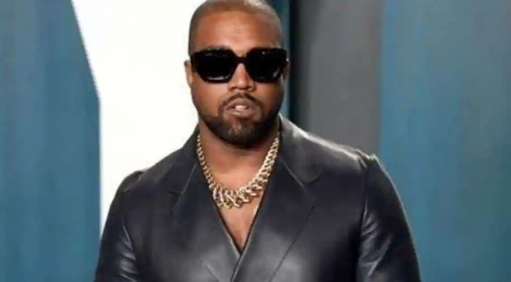 Kanye West diserbu pengguna netizen karena menjual pakaiannya dengan mengambil konsep tunawisma /Twitter