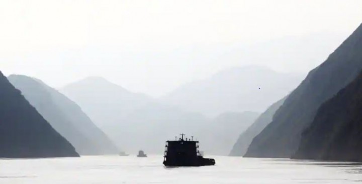 Sungai Yangtze Menyusut, Ribuan Pabrik Tutup Karena  Pembangkit Listrik Tenaga Air Dipaksa Istirahat