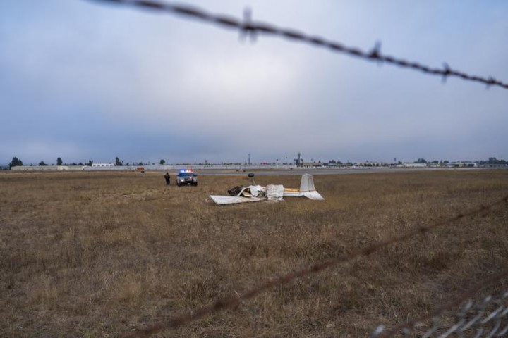 Dua Dari Tiga Penumpang Tewas Setelah Sebuah Pesawat Bertabrakan Di California Saat Mendarat