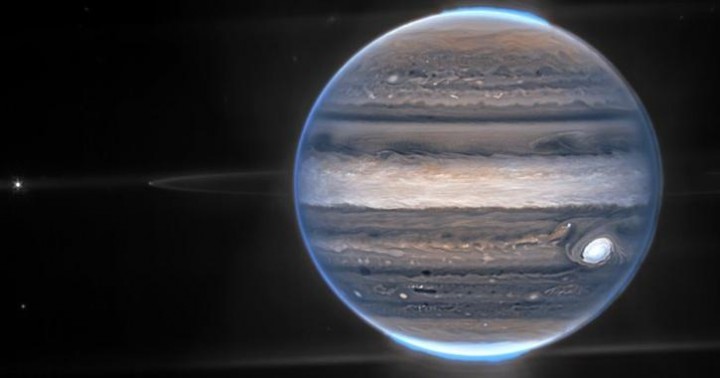 Teleskop James Webb Menangkap Gambar Aurora yang Menakjubkan Di Planet Jupiter