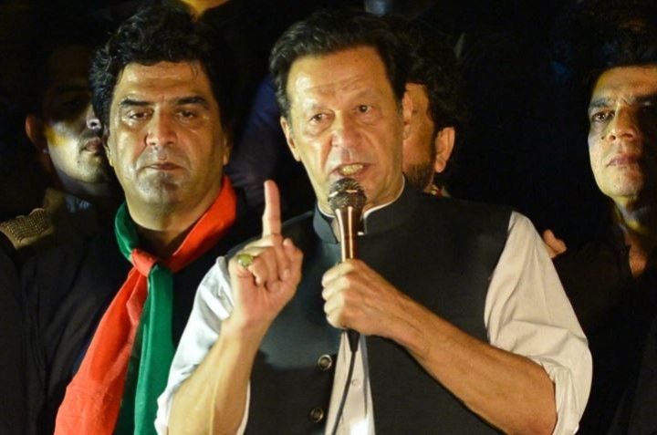 Pengadilan Pakistan Menangguhkan Larangan Menyiarkan Pidato Imran Khan
