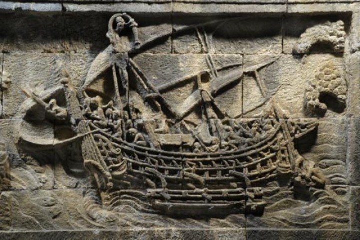 Kapal Kerajaan Sriwijaya yang terukir di relief Candi Borobudur. Sumber: Kumparan
