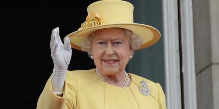 Biografi: Ratu Elizabeth II /Shutterstock.com