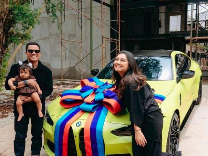  Arief Muhammad Beli BMW Keluaran Terbaru Sebagai Kado Ulang Tahun Sang Istri