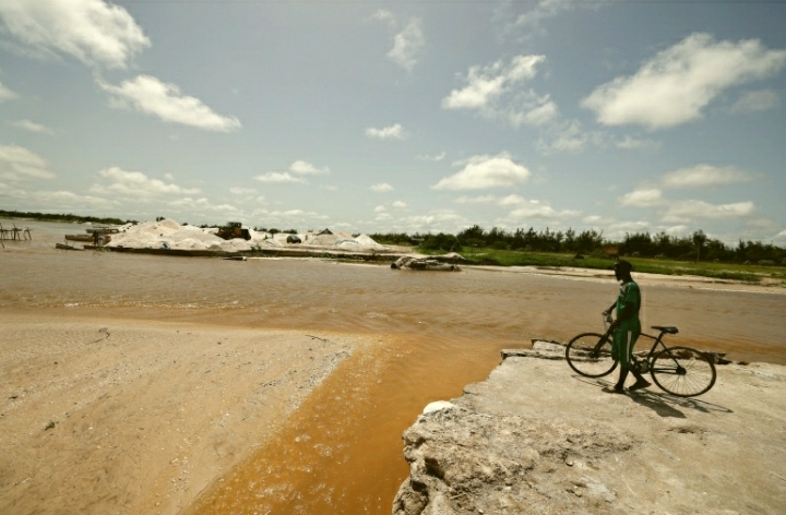 Danau Merah Muda Senegal Terancam Banjir Setelah Hujan Lebat