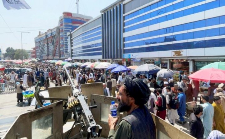 Tantangan fiskal terbesar Taliban adalah mengembangkan pendapatan baru untuk mengimbangi bantuan keuangan [File: Stringer/Reuters]