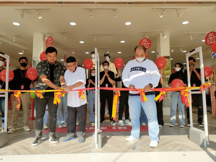 Grand Opening 3Second Family Store jalan Jenderal Sudirman Pekanbaru 