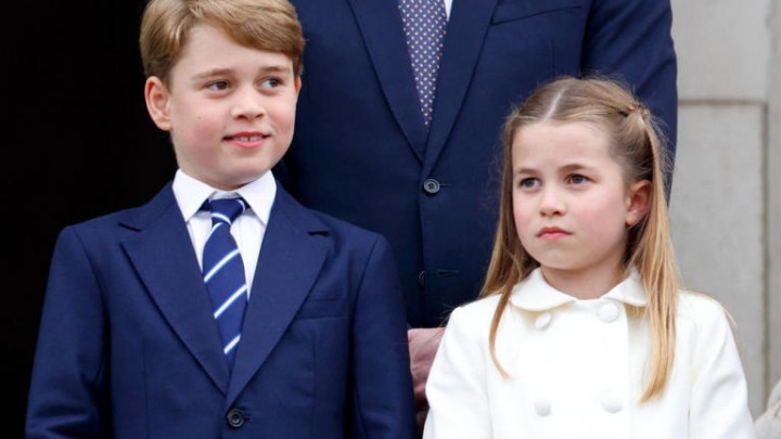 Pangeran George dan Putri Charlotte bergabung dalam prosesi pemakaman Ratu Elizabeth II /Getty Images