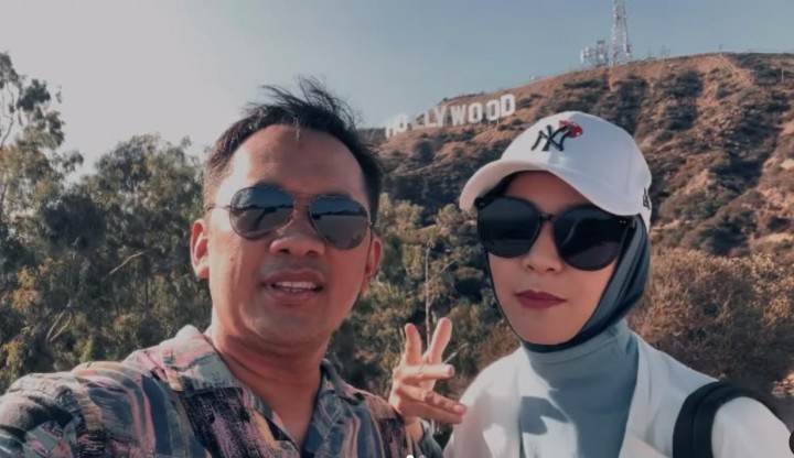 Hanung Bramantyo dan Zaskia Mecca kunjungi Hollywood Hills