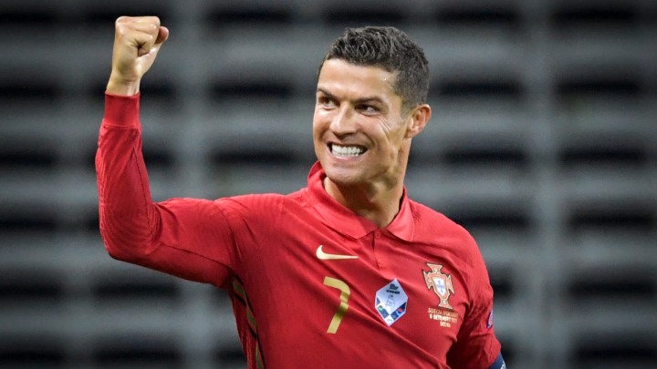 Cristiano Ronaldo pesepakbola peraih lima trofi Ballon dOr (Goal.com)