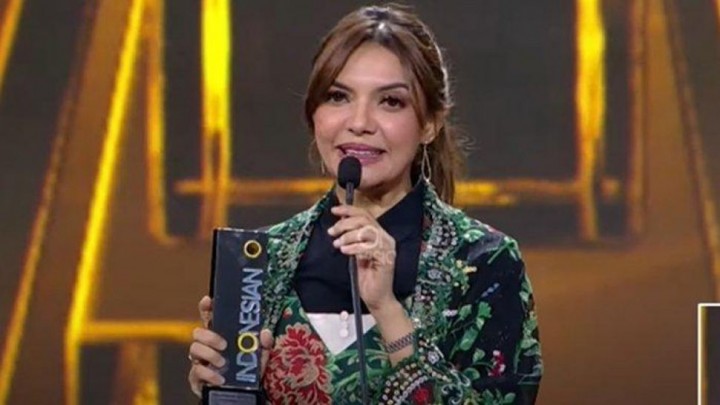  Najwa Shihab Siarakan Untuk Tidak Perlu Takut Dalam Menyebarkan Kebagikan di Ajang Indonesia Television Awards 2022.