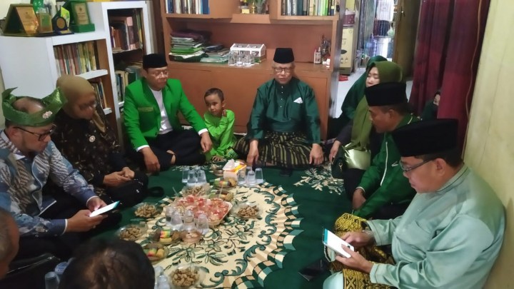 Plt Ketum PPP Mardiono Kunjungi Rumah Kader Senior di Pekanbaru