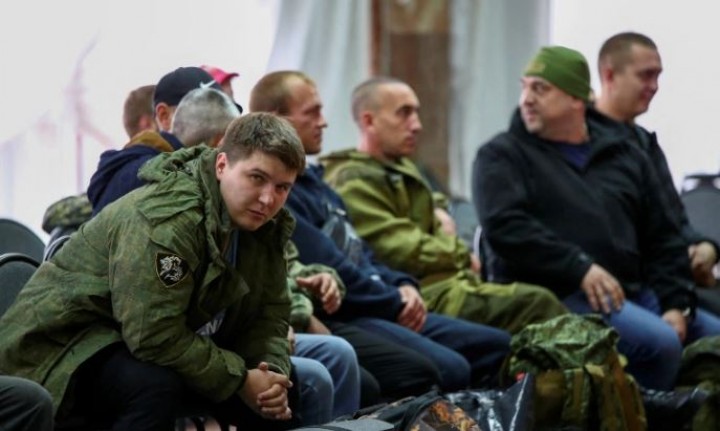 Ribuan Orang Rusia yang Dimobilisasi Dikirim Pulang, Dianggap Tidak Layak Untuk Bertugas