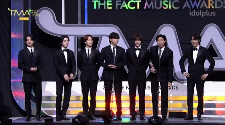 Potret Members BTS di Atas Panggung The Fact Music Award 2022 (Dok. Twitter)