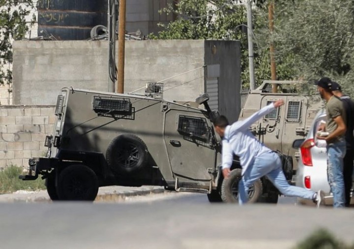 Pasukan Israel Membunuh Dua Remaja Palestina Selama Serangan di Tepi Barat