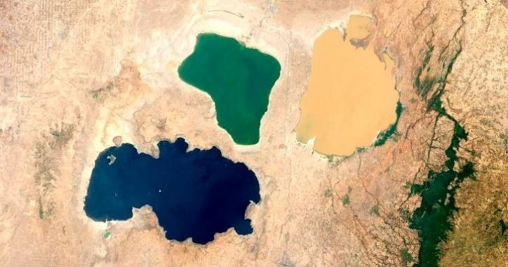 Citra Satelit Menunjukkan Tiga Danau Ethiopia Bersebelahan Dalam Tiga Warna Berbeda