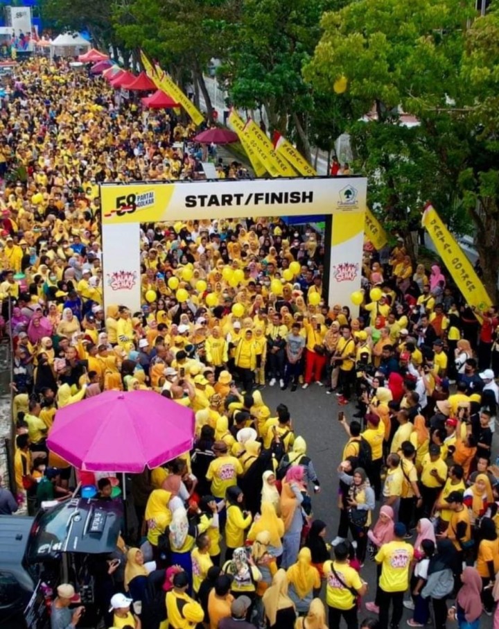 Ribuan Peserta ikuti Jalan sehat Golkar di jalan Cut Nyak Dien Pekanbaru