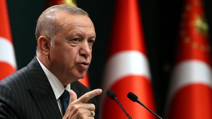 Presiden Turki Recep Tayyip Erdogan, mengusulkan pemungutan suara nasional untuk menjamin hak perempuan mengenakan jilbab di lembaga-lembaga negara, sekolah dan universitas. (Dok. CNN Indonesia)