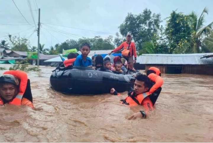 Lebih Dari 30 Orang Tewas Saat Badai Tropis Nalgae Mendekati Filipina