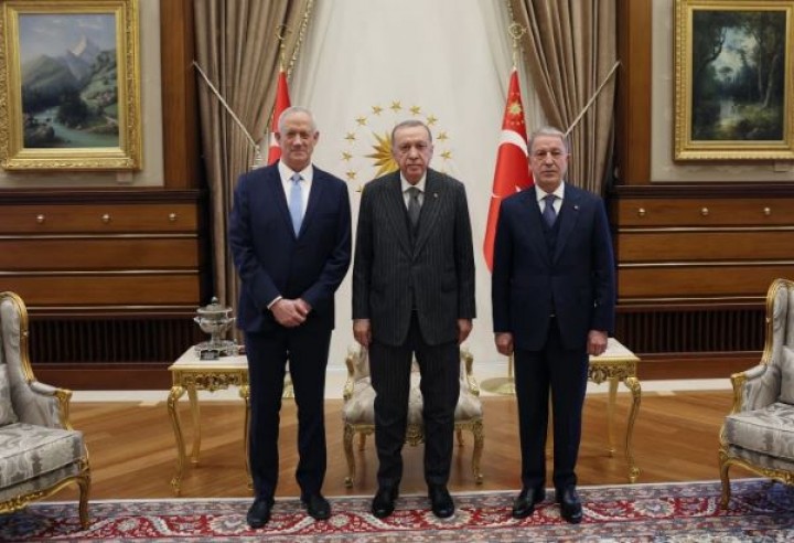 Benny Gantz dari Israel Meluncurkan  Kembali Hubungan Pertahanan Dengan Turki