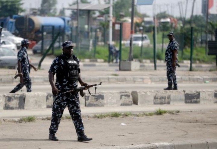 Nigeria Meningkatkan Keamanan Saat AS Memerintahkan Keluarga Diplomat Untuk Pergi