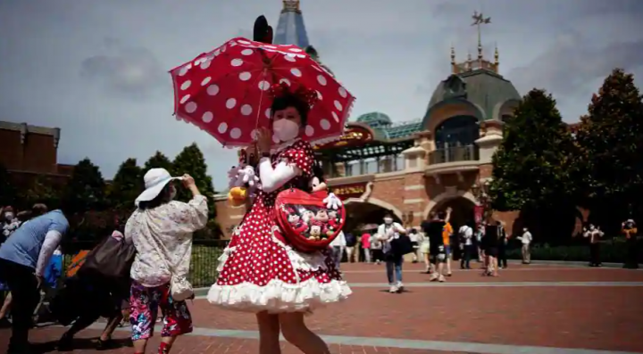 Disneyland Shanghai tidak beroperasi sepenuhnya usai China laporkan 1000 kasus Covid 19 di hari ke-5 /Reuters