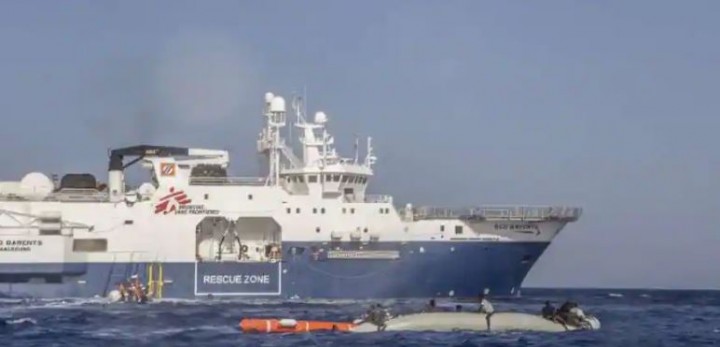 Gadis Tunisia Berusia 4 Tahun Melintasi Mediterania di Atas Kapal Tanpa Orang Tua, Mendarat di Italia