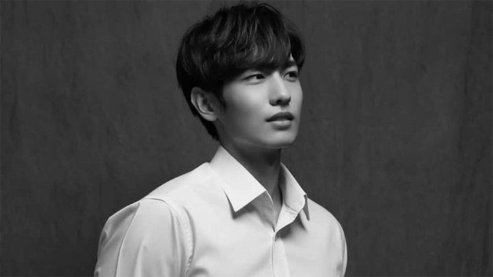 Potret Lee Ji Han, Aktor Korea Selatan yang menjadi model di  Iklan Luwak White Coffee. (Twitter)
