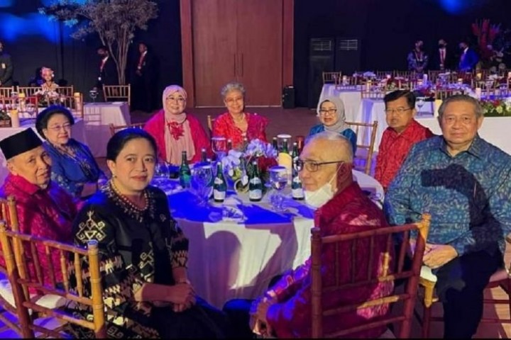 Momen langka Megawati duduk semeja dengan SBY di Gala Dinner KTT G20 Bali /MPI