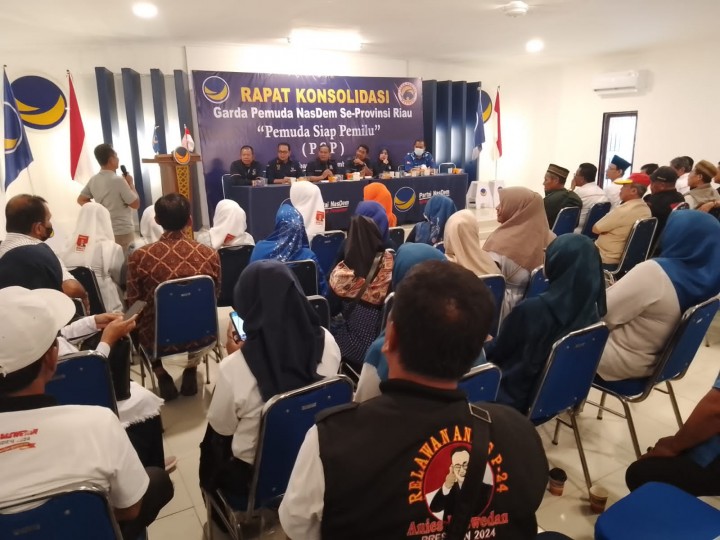 DPW Nasdem Riau mengelar rapat pembentukan panitia kedatangan calon presiden Anies Baswedan ke Riau 