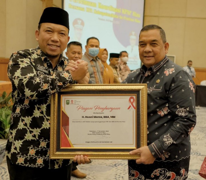 Rakorda KPA, Wabup Husni Raih Penghargaan KPAP Riau