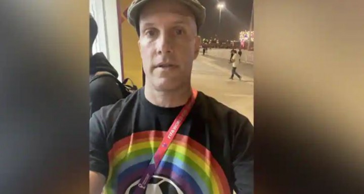 Piala Dunia FIFA: Wartawan AS Ditahan di Stadion Qatar Karena Memakai Kaus Pelangi