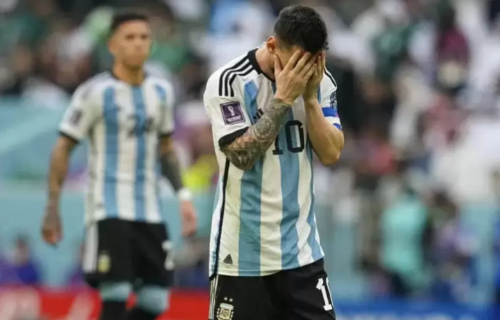 Lionel Messi jadi bahan olok-olok netizen usai Argentina dipermalukan Arab Saudi dalam pertandingan Piala Dunia 2022 /indiatoday.in