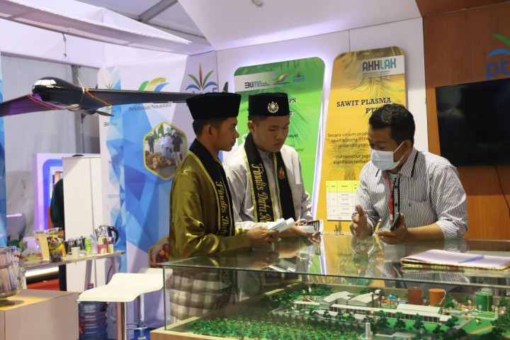 PTPN V turut memeriahkan Riau Expo yang diselenggarakan Pemerintah Provinsi Riau di Purna MTQ Pekanbaru, 22-26 November 2022. Beragam program dan kebijakan pro petani serta transformasi digitalisasi ditampilkan perusahaan melalui stand yang berdiri di Hall A Riau Expo 2022