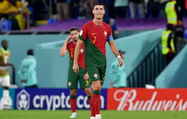 Cristiano Ronaldo tertangkap kamera saat menangis di Awal laga pertandingan melawan Ghana di Piala Dunia 2022 /Reuters