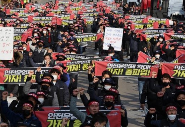 Yoon dari Korea Selatan memperingatkan tindakan keras terhadap pemogokan pengemudi truk